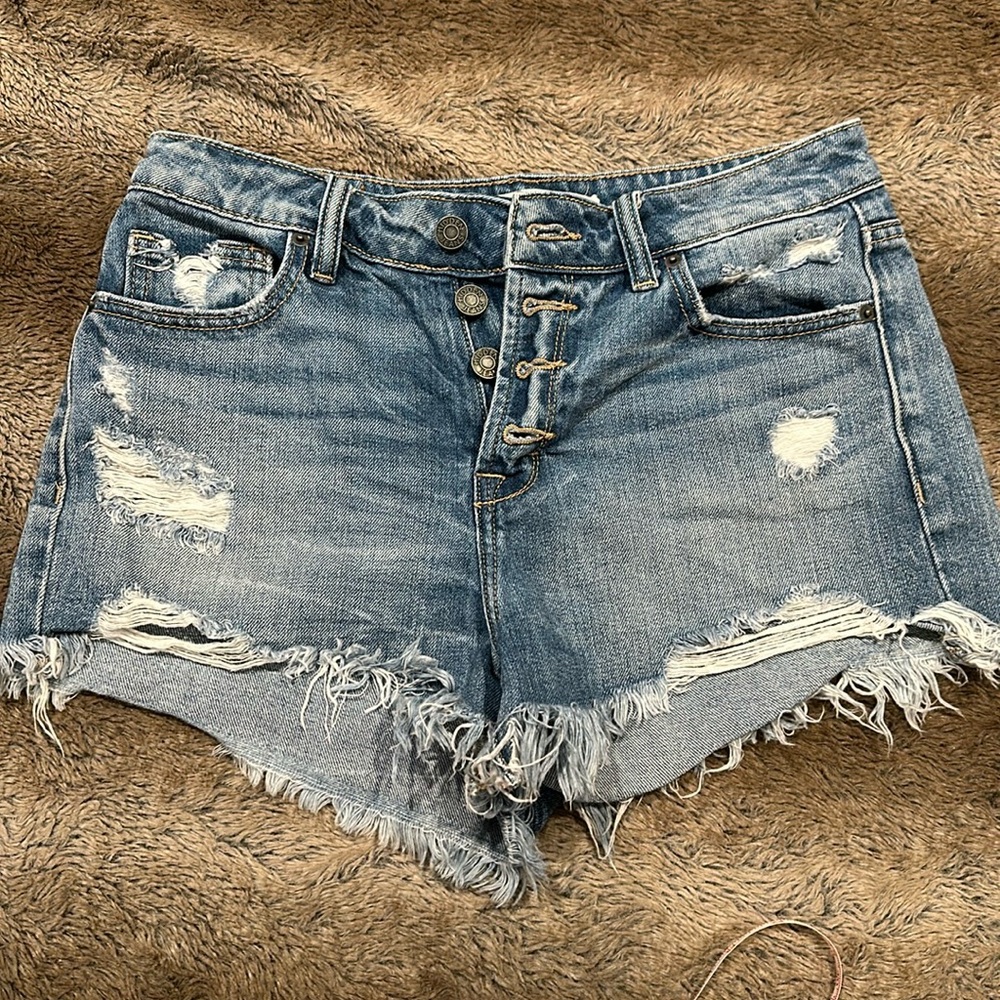 EVERYTHING $5 SALE ‼️⭐️ HIDDEN denim shorts